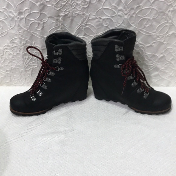 Sorel Conquest Boots - Picture 4 of 9